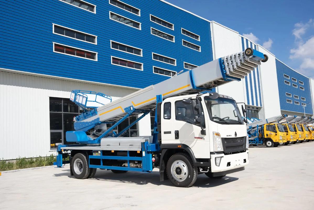 纳雍出租云梯车高空作业车 建筑垃圾搬运